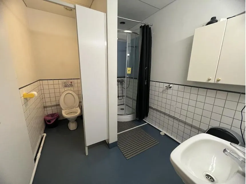 Office House Services 656 Helsinki Hostel